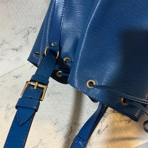 Louis Vuitton Blue Epi Petit Noe Bucket Shoulder Bag - Picture 13 of 13